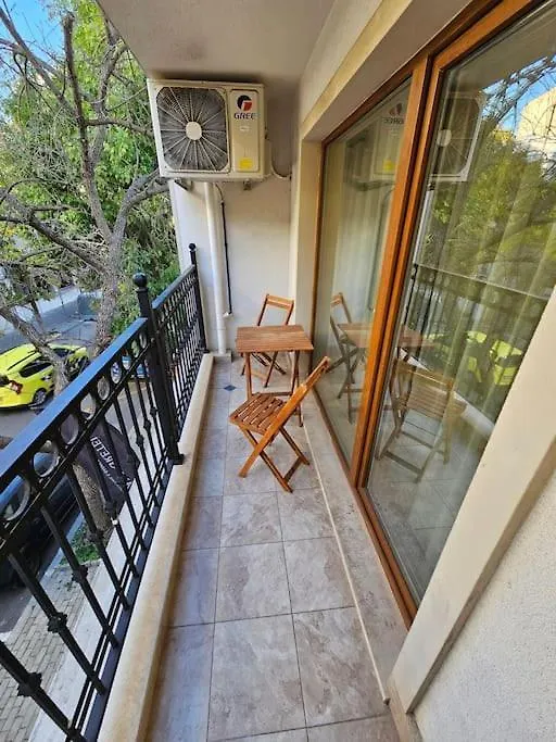 Serenity In The Heart Of Varna With Parking